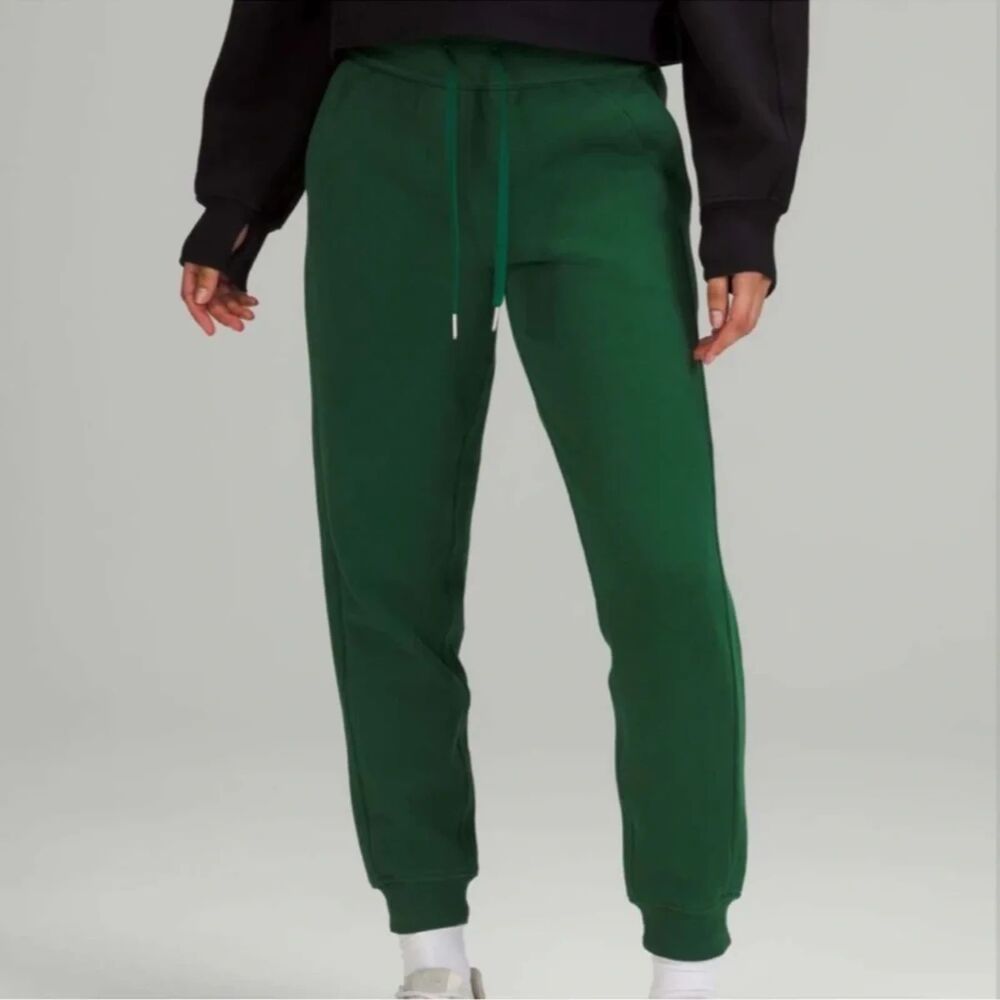 Lululemon Scuba High-Rise Jogger in Everglade Green Size 6